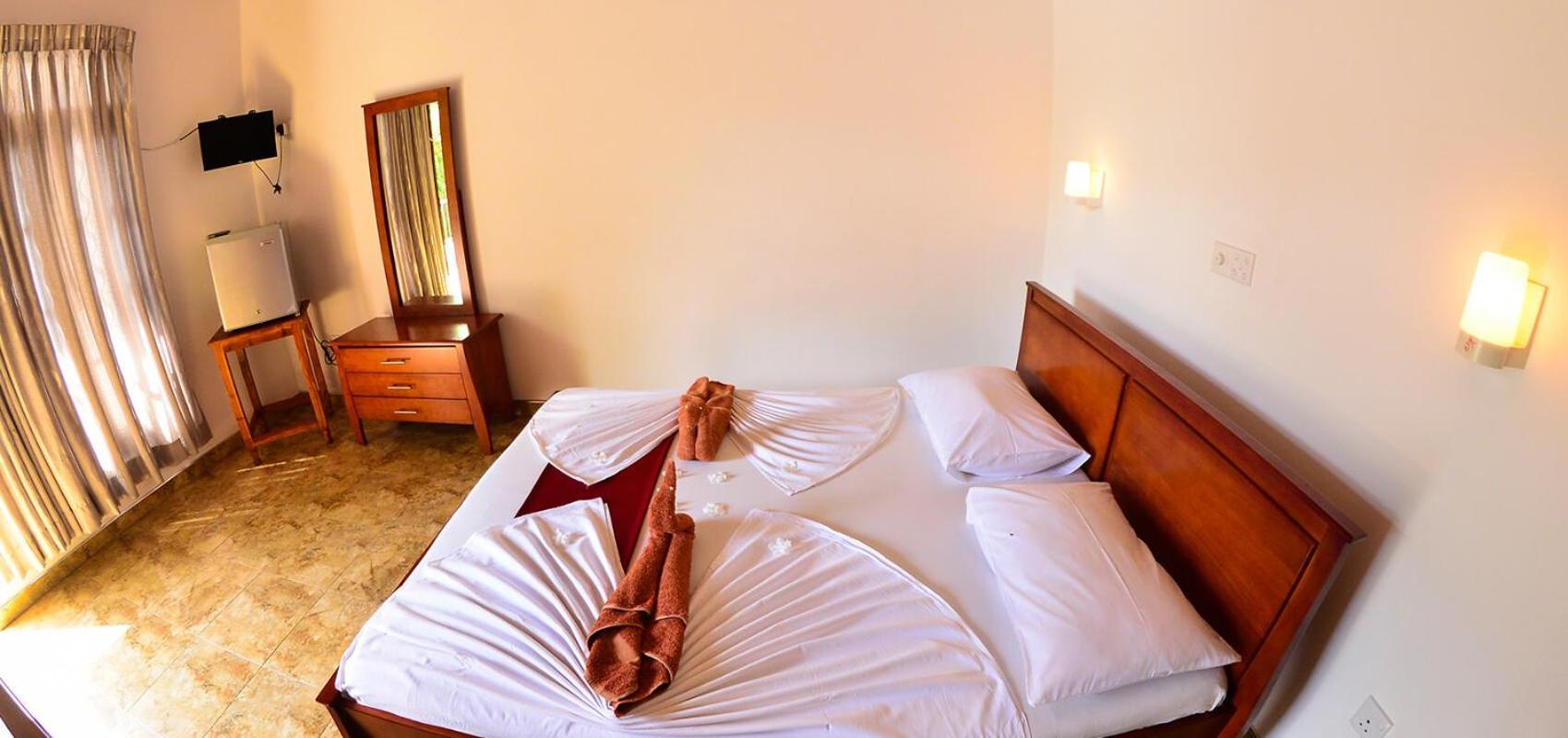 Green Shadows Beach Hotel Wadduwa Esterno foto